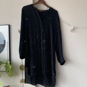 Aritzia Wilfred 100% silk dark floral shirt dress size small